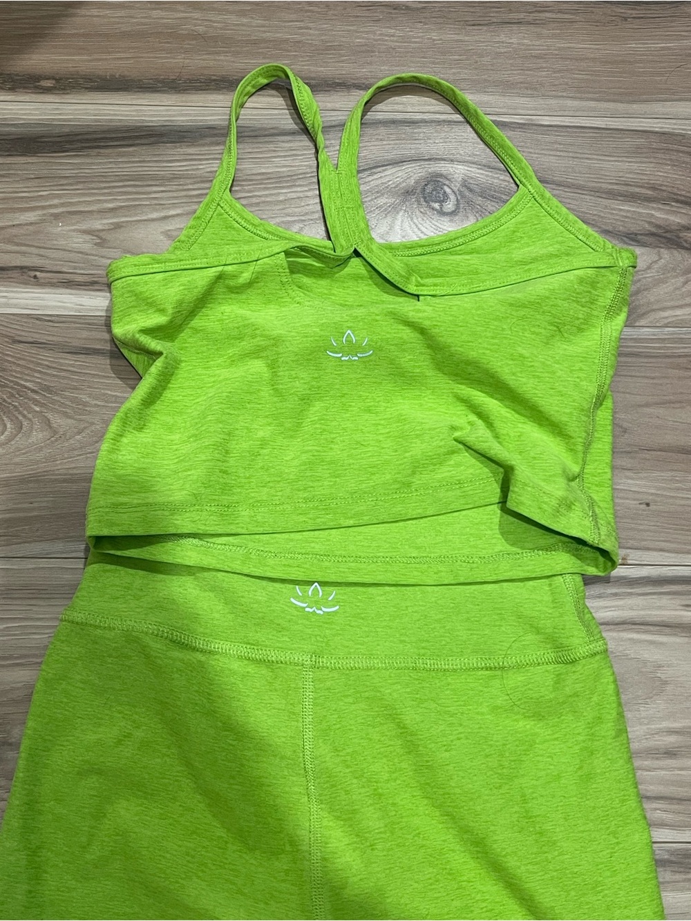 Beyond Yoga Neon Lime High-Waist Bike Shorts and Cropped Tank Set - Picture 4 of 5